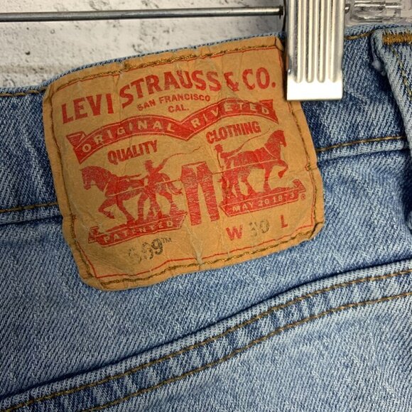 Levi's 569 Loose Straight Jean Shorts 12' Light Wash Stretch Denim - Picture 9 of 12